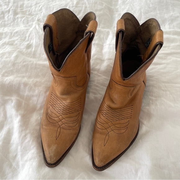 Tan Leather Frye Cowboy Boots - Picture 3 of 8